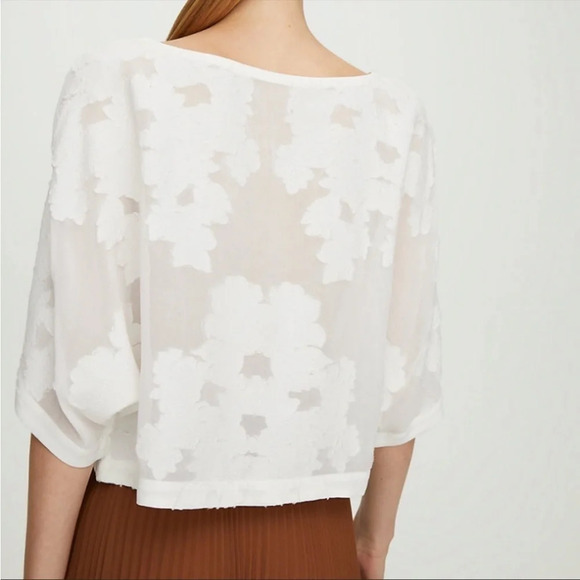 WILFRED Blayze Lightweight Floral Jacquard Boatneck Floral Crop Top - Picture 4 of 14